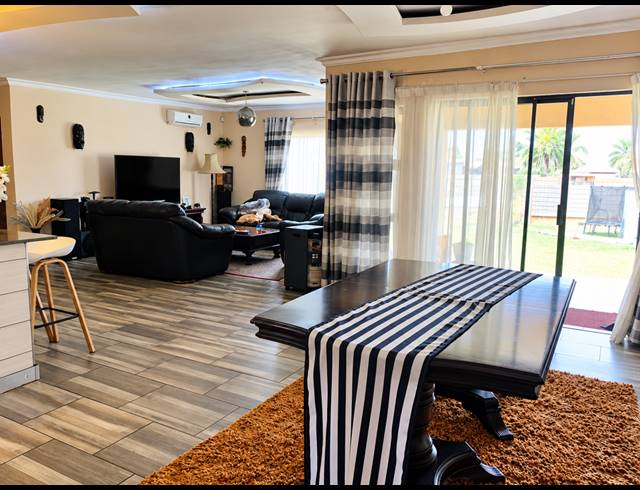 3 BEDROOM HOUSE FOR SALE IN JAMESON PARK
